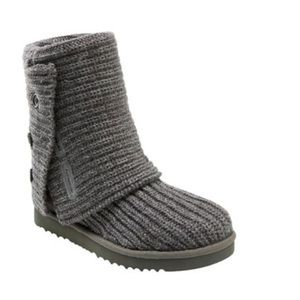 GREY KNIT UGGS
